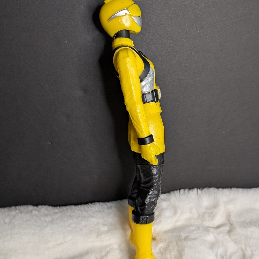 Yellow Power Ranger - Picture 3 of 7
